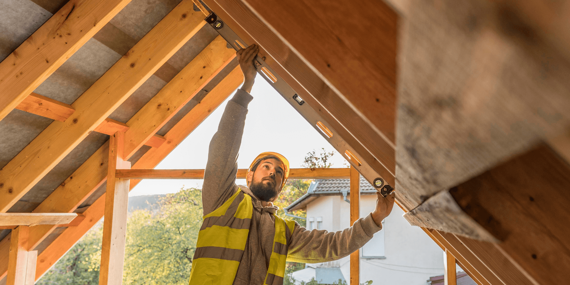 Logement adapté à la chaleur avec isolation, ventilation et protections solaires pour réduire la surchauffe et les factures d’énergie.